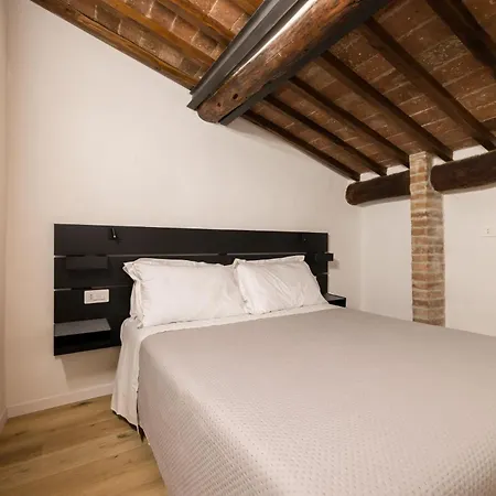Appartamento Sui Tetti Di Ovile Siena
